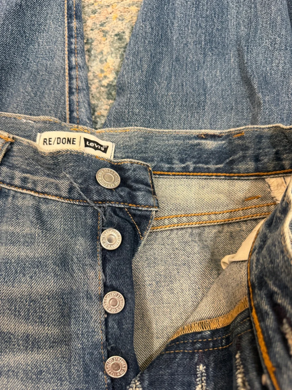 Levi’s RE/DONE Ripped Boyfriend Jeans - Picture 4 of 5